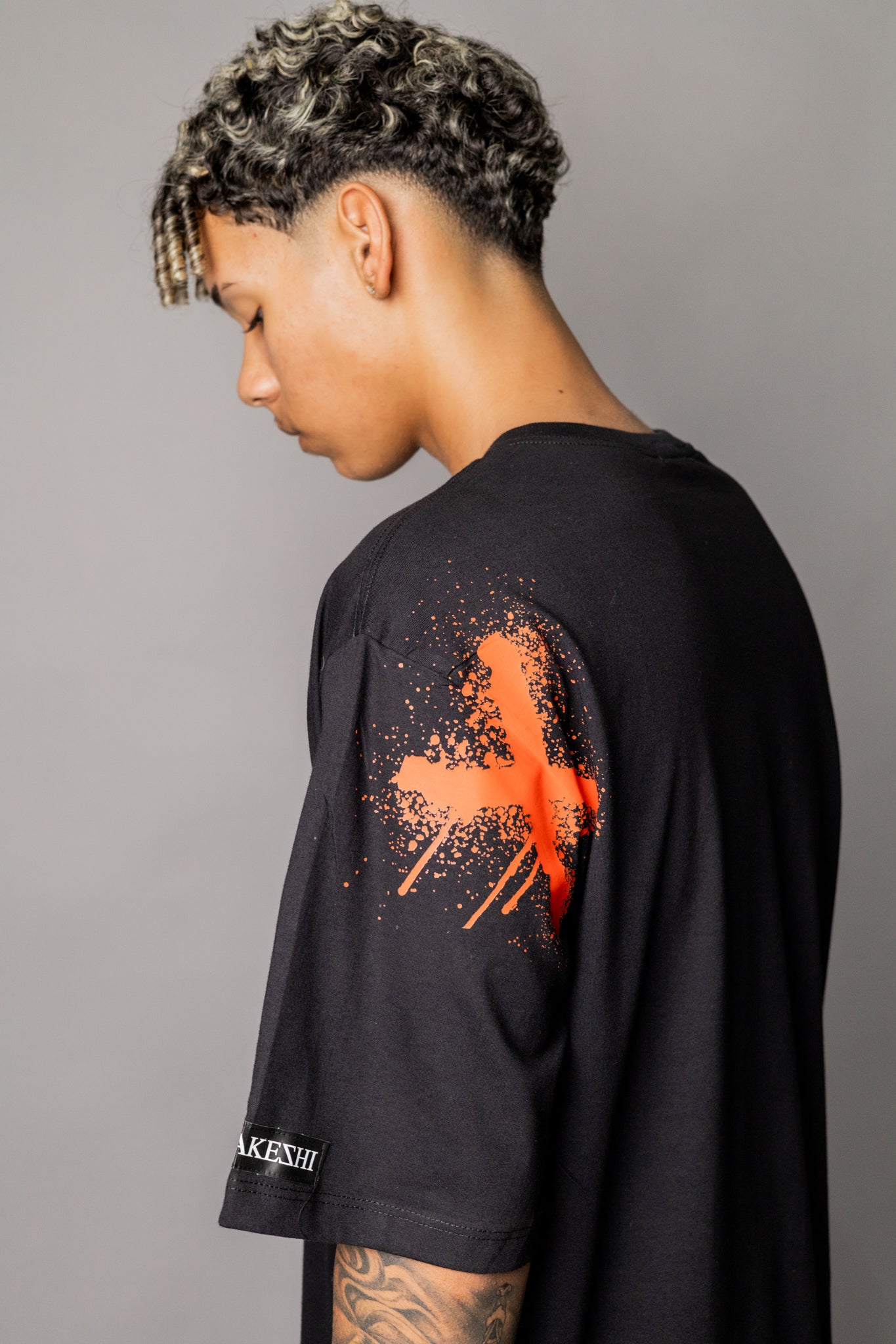 Oversized Black Line Red