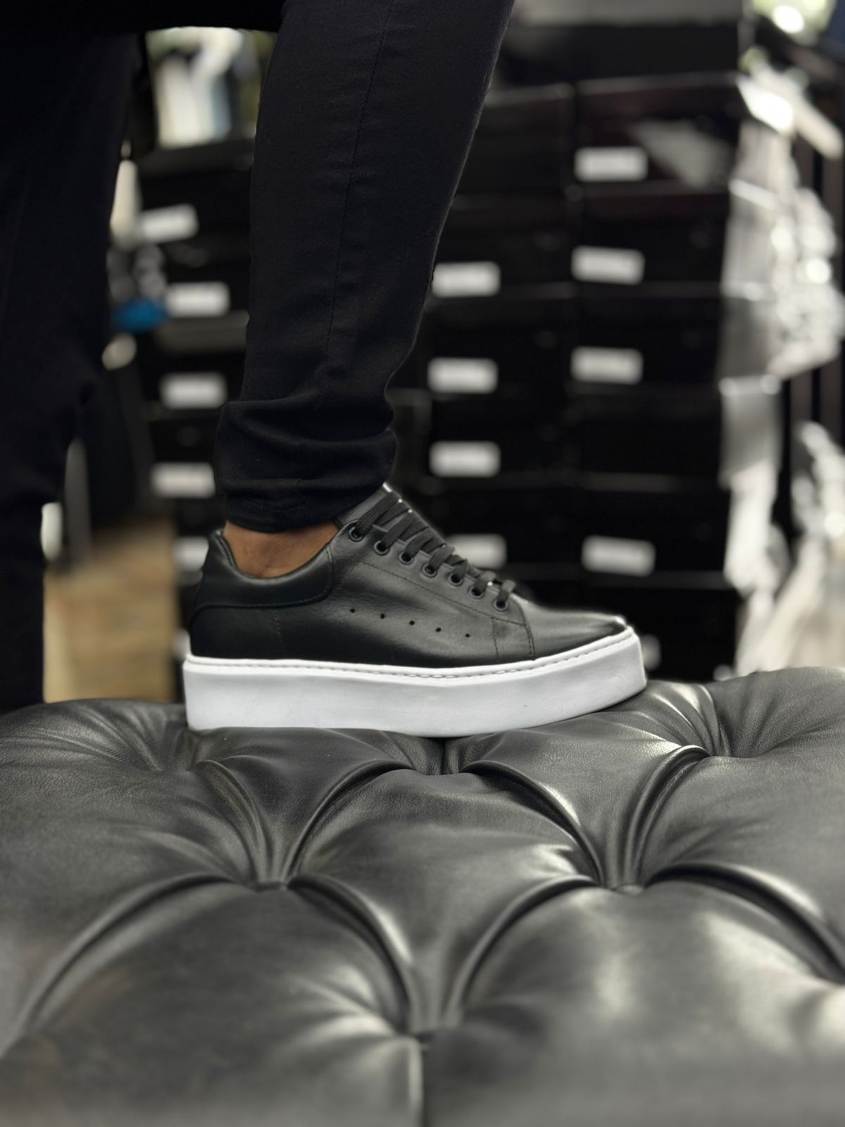 Sneaker Preto C Branco